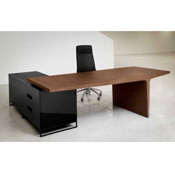 Chizel Executive Desk